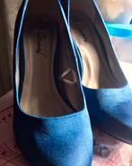Prachige satijnen konings blauwe hakken maat 39, Ophalen of Verzenden, Zo goed als nieuw, Blauw