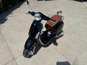 Vespa kinder scooter op accu beschikbaar voor biedingen
