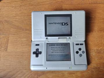 Nintendo DS - met oplader en 3 games beschikbaar voor biedingen