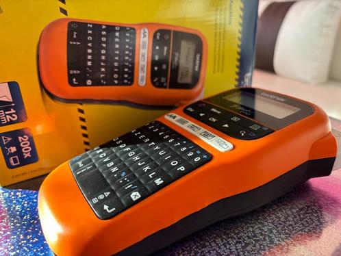 Brother P-Touch E110 Labelmachine – Compact Nieuw €25, Computers en Software, Labelprinters, Nieuw, Etiket, Ophalen of Verzenden