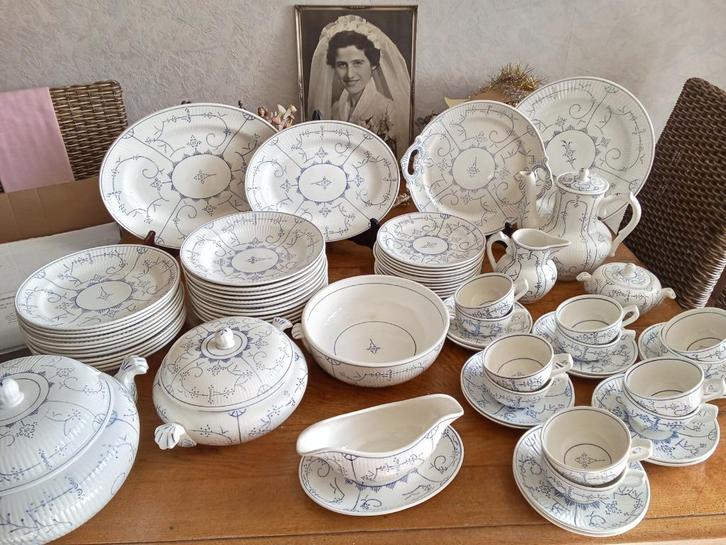 prachtig 12 persoon serves boch la louviere copenhague, Antiek en Kunst, Antiek | Servies compleet, Ophalen