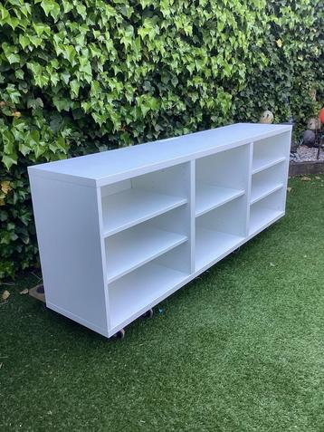 Besta kast Ikea 1,80m x 64 x 40 incl vijf planken wit € 60,- beschikbaar voor biedingen