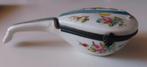 Uit inboedel: Porseleinen pillendoos in mandoline vorm,incl, Verzenden
