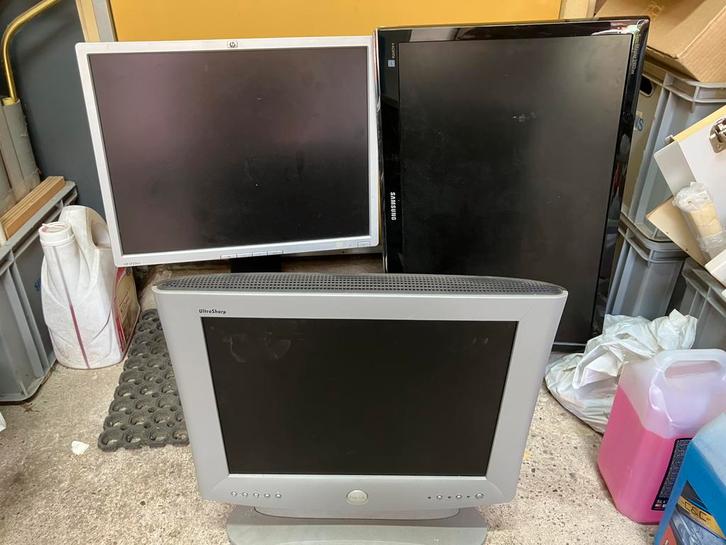 Diverse werkend of niet monitoren, beschikbaar to 26 septemb, Computers en Software, Monitoren, Gebruikt, 60 Hz of minder, Overige typen