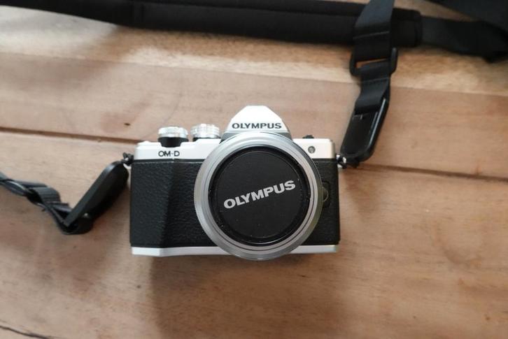 Olympus OM-D E-M10 Mark II + lens – zo goed als nieuw, Audio, Tv en Foto, Fotocamera's Digitaal, Gebruikt, Spiegelreflex, Olympus