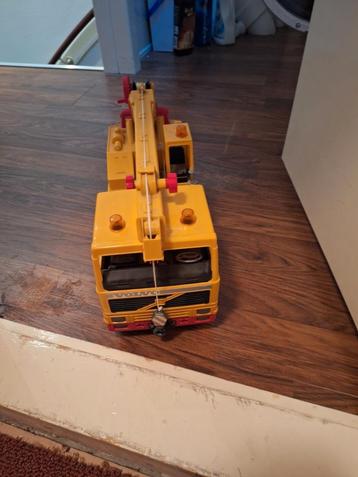 Mooie vrachtwagen  beschikbaar voor biedingen