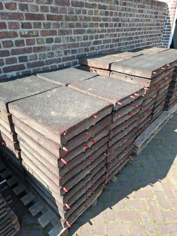 Rubberen tegels 50x50x8,5 cm Zwembaden Speeltoestellen  beschikbaar voor biedingen