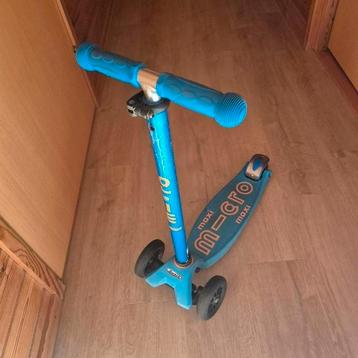 Micro Maxi blauw  beschikbaar voor biedingen