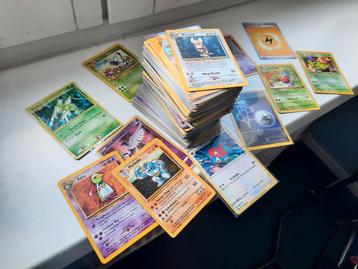 Flinke Stapel Oude Pokemon Kaarten Vintage beschikbaar voor biedingen