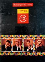 Level 42. Running in the Family. Vintage. Zeldzaam., Muziek en Instrumenten, Bladmuziek, Ophalen of Verzenden, Zo goed als nieuw