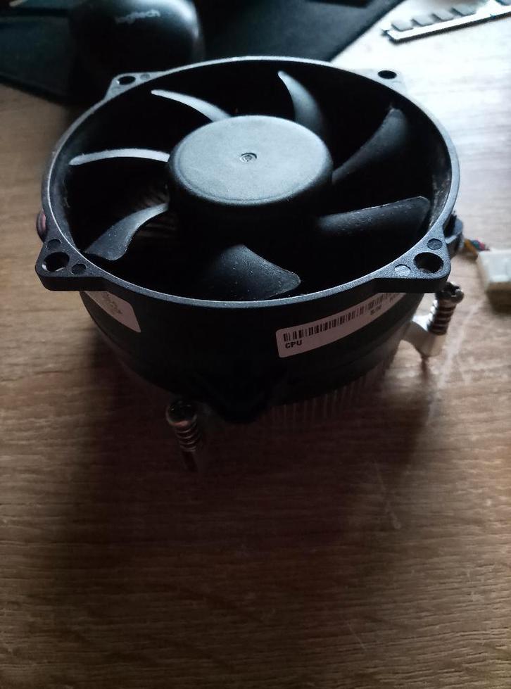 Krachtige CPU‑Koeler, Computers en Software, Computerkoelers, Zo goed als nieuw, Luchtkoeling, Ophalen of Verzenden