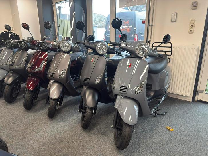 GTS toscana pure | ACTIE €1875,- incl GRATIS ART. 4 slot!, Fietsen en Brommers, Snorfietsen en Snorscooters, Zo goed als nieuw