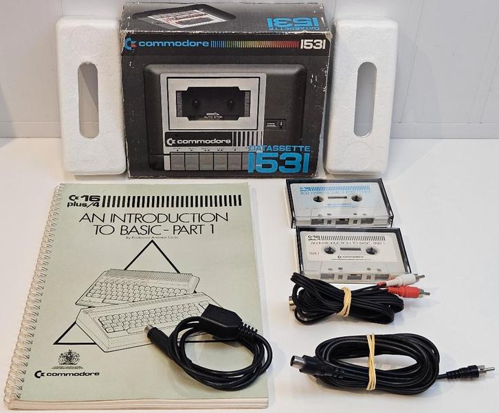Commodore 16 C16 Accessoires Toebehoren Cassettes Kabel Doos, Computers en Software, Vintage Computers, Ophalen of Verzenden