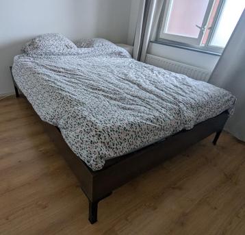 Bed 140x200cm (incl. matras)
