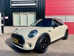 Mini Cooper 5 deurs 2019 Navigatie 136pk 1 jaar garantie, Auto's, Voorwielaandrijving, Wit, Bedrijf, Handgeschakeld