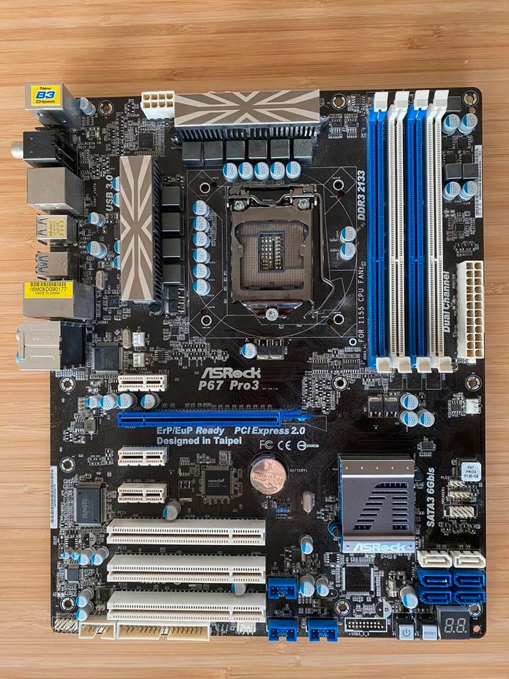 ASRock P67 Pro3 Defect, Computers en Software, Moederborden, Niet werkend, Intel, DDR3, Ophalen of Verzenden
