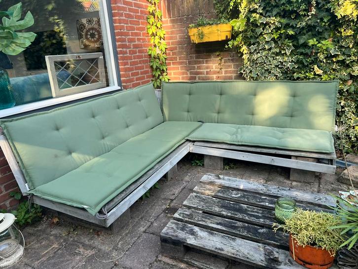Laatste kans! Gratis hoek tuinbank met groene buitenkussens, Tuin en Terras, Tuinstoelen, Gebruikt, Hout, Ophalen of Verzenden
