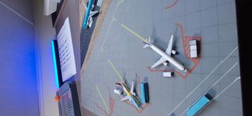 Model airport, zelf gebouwd, hout beschikbaar voor biedingen