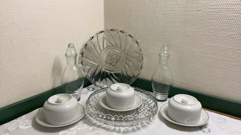 Voor de barbecue tafel, schalen kannen, botervloot, Antiek en Kunst, Antiek | Servies compleet, Ophalen of Verzenden