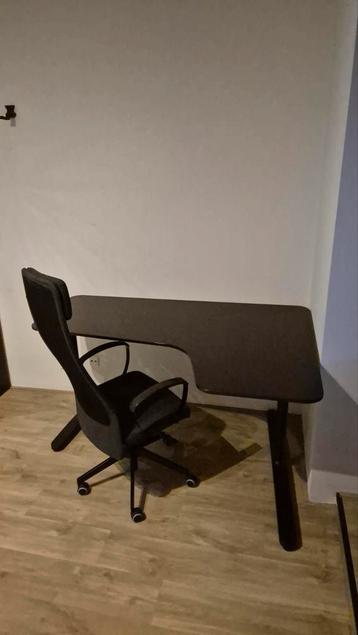 Ikea Bekant bureau + Markus bureaustoel - Zwartbruin - afbeelding 1