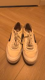 Wit met blauwe HUB sneakers, Kleding | Heren, Schoenen, Ophalen of Verzenden, Zo goed als nieuw, Wit