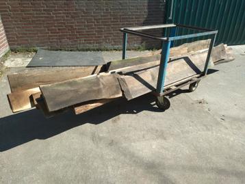 Eiken schaaldelen / ruwe planken beschikbaar voor biedingen