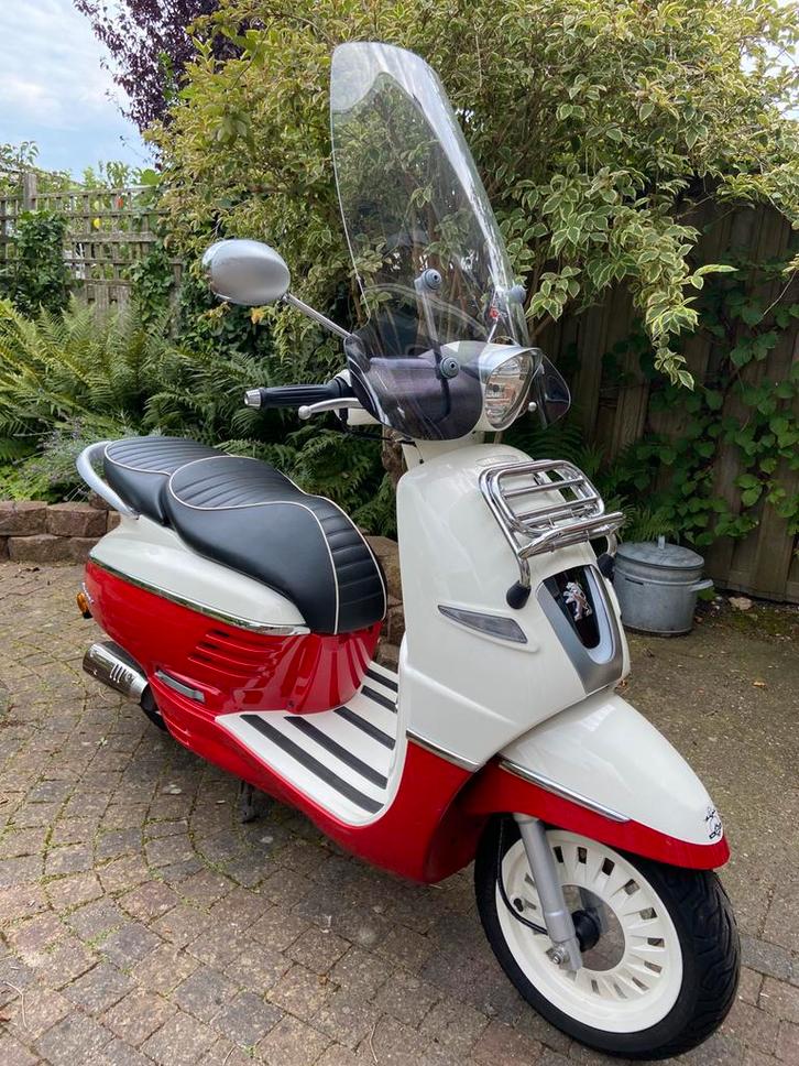 Scooter Peugeot Django 3700 km blauw kenteken, Fietsen en Brommers, Scooters | Peugeot, Zo goed als nieuw, Overige modellen, Benzine