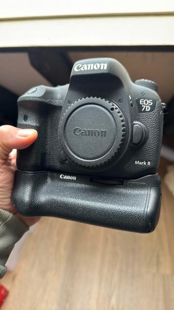 Canon 7D mark 2 in prima staat met grip beschikbaar voor biedingen