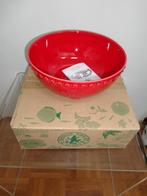 Nieuw Bordallo Pinheiro grote rode schaal, 23 cm, Huis en Inrichting, Keuken | Servies, Overige materialen, Nieuw, Ophalen of Verzenden