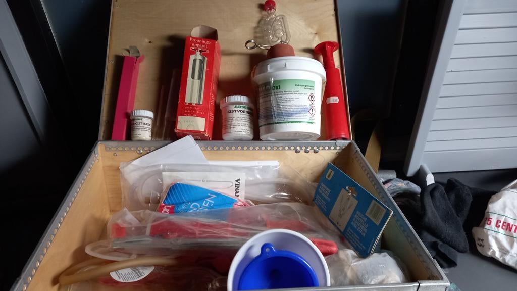 Wijnmaakset / Gistset voor Hobby-Wijnmakers, Ophalen, Nieuw
