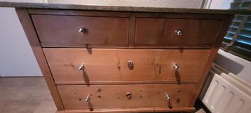 Dressoir beschikbaar voor biedingen