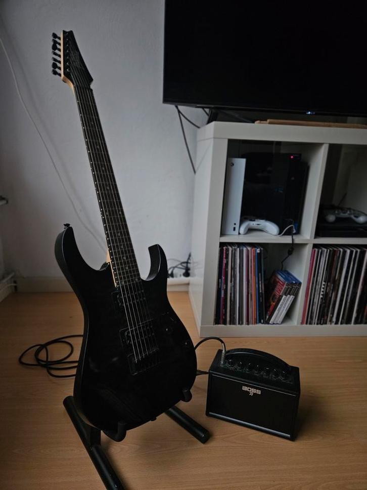 Ibanez 7-string (GRG7221QA-TKS) & Boss Katana Mini, Muziek en Instrumenten, Snaarinstrumenten | Gitaren | Elektrisch, Zo goed als nieuw