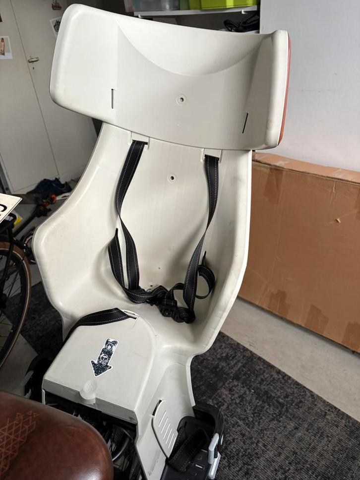 Bobike fietsstoeltje voor achterop de fiets, Fietsen en Brommers, Fietsaccessoires | Fietsstoeltjes, Gebruikt, Achterzitje, Voetsteuntjes