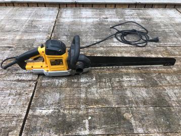Dewalt Alligatorzaag DWE399 beschikbaar voor biedingen
