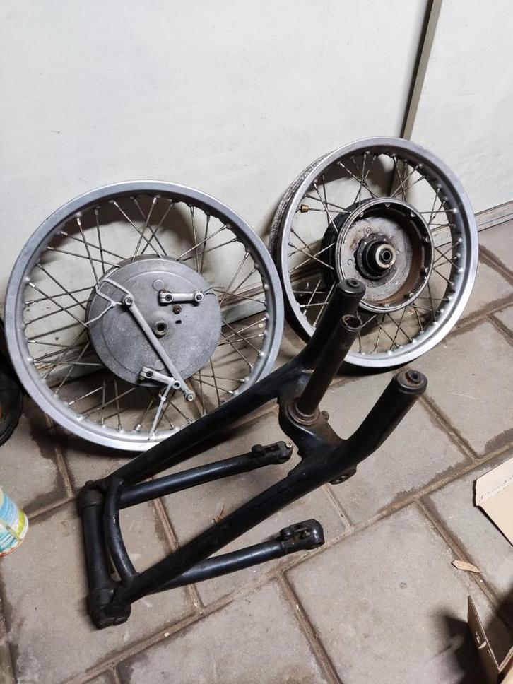 Onderdelen BMW oldtimers r26-27-50-60-69s-/5/6/7, Fietsen en Brommers, Brommeronderdelen | Puch, Ophalen of Verzenden