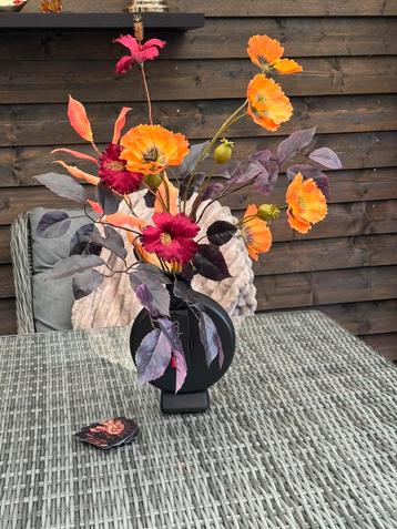 Warm zijden bloemen boeket incl vaas beschikbaar voor biedingen