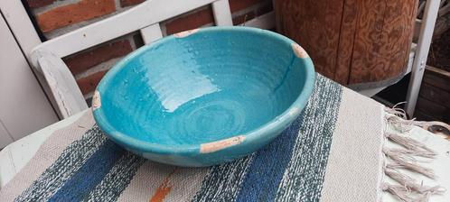 Turquoise kleurige keramieken PTMD schaal., Huis en Inrichting, Woonaccessoires | Schalen en Manden, Zo goed als nieuw, Rond, Porselein of Keramiek