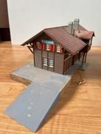 HO Kibri station Surava Rhatische Bahn, Hobby en Vrije tijd, Modeltreinen | H0, Overige merken, Gebruikt, Gelijkstroom of Wisselstroom