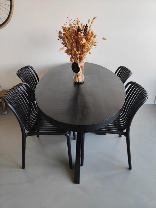 NIEUW: Eettafel mangohout zwart ovaal matrixpoot metalen, Huis en Inrichting, Tafels | Eettafels, Zo goed als nieuw, 50 tot 100 cm
