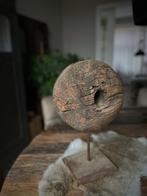 Oud houten wiel op standaard, Huis en Inrichting, Woonaccessoires | Overige, Niet ingevuld, Niet ingevuld, Nieuw, Ophalen of Verzenden