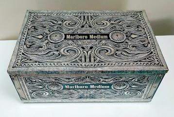Zeldzaam Metalen Marlboro Sigaretten Kist / Blik - 31x21CM beschikbaar voor biedingen
