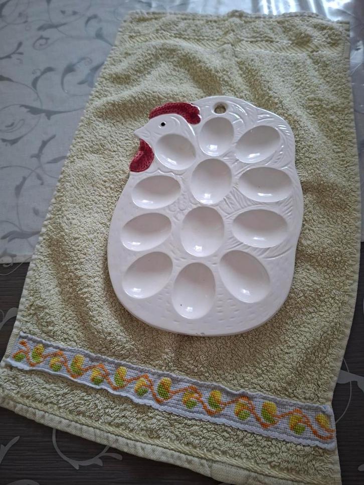 Paasdecoratie eierbord voor de gevulde paaseitjes,gastendoek, Diversen, Pasen, Zo goed als nieuw, Ophalen of Verzenden