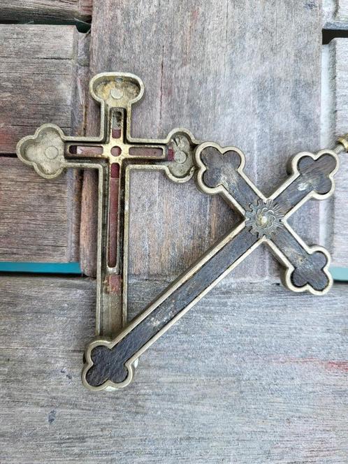crucifix - kruis - relique, Verzamelen, Religie, Gebruikt, Christendom | Katholiek, Sieraad, Ophalen of Verzenden
