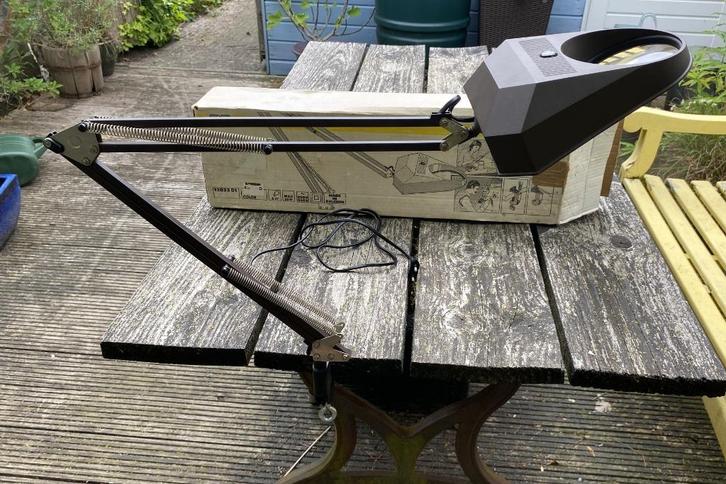 Leuke Retro Loeplamp - vintage vergrootglas, Hobby en Vrije tijd, Vergrootglazen, Loepen en Loeplampen, Zo goed als nieuw, Loeplamp
