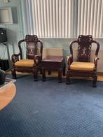 Twee zware chinezen salonstoelen met bijzettafel en lade, Huis en Inrichting, Tafels | Bijzettafels, 45 tot 60 cm, Gebruikt, Vierkant