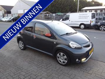 Toyota Aygo 1.0 VVT-i Dynamic Orange (bj 2012) beschikbaar voor biedingen