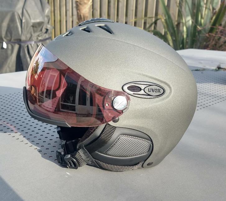 UVEX Skihelm met vizier (MT 57-59), Sport en Fitness, Skiën en Langlaufen, Gebruikt, Overige typen, Skiën, Overige merken, Minder dan 100 cm