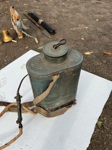 Rugspuit beschikbaar voor biedingen