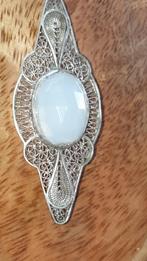 Prachtig filigrain broche met witte steen. Gemerkt, Antiek en Kunst, Ophalen of Verzenden