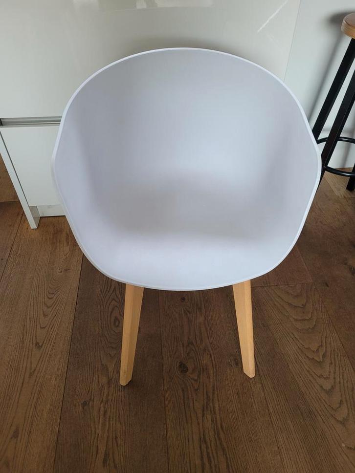 2x Witte Kuipstoel - evt. 4 stuks, Huis en Inrichting, Stoelen, Wit, Ophalen of Verzenden